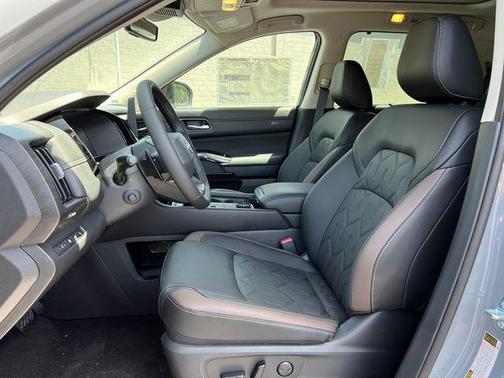 Boulder Gray Pearl 2026 Nissan Pathfinder Platinum