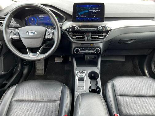 Rapid Red Metallic Tinted Clearcoat 2022 Ford Escape Titanium