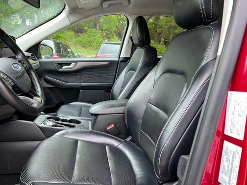 Rapid Red Metallic Tinted Clearcoat 2022 Ford Escape Titanium