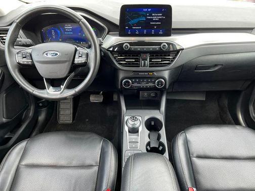 Rapid Red Metallic Tinted Clearcoat 2022 Ford Escape Titanium