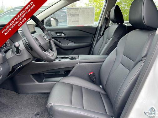 Everest White Pearl Tricoat 2026 Nissan Rogue Dark Armor
