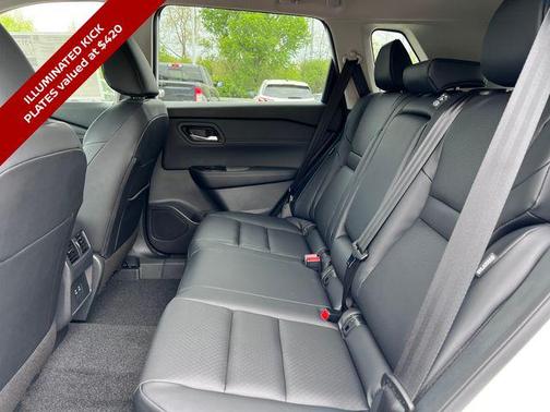 Everest White Pearl Tricoat 2026 Nissan Rogue Dark Armor