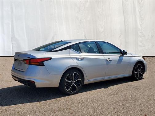 2023 Nissan Altima SR FWD
