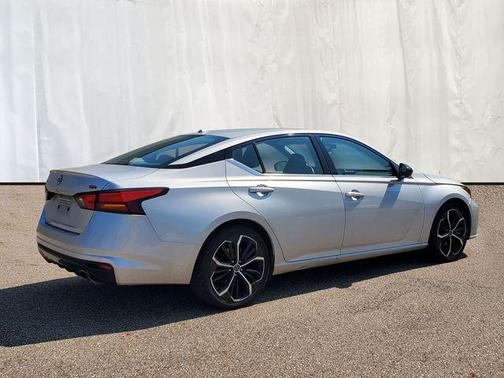 2023 Nissan Altima SR FWD