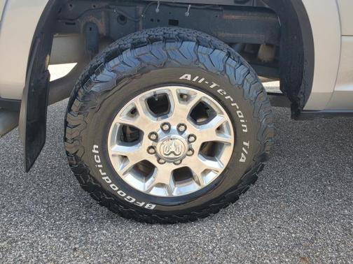 2020 RAM 2500 Laramie Crew Cab 4X4 6'4' Box