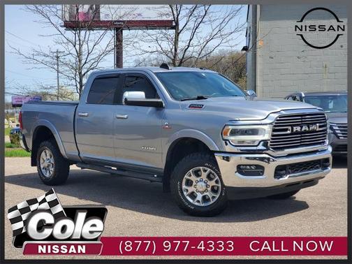2020 RAM 2500 Laramie Crew Cab 4X4 6'4' Box
