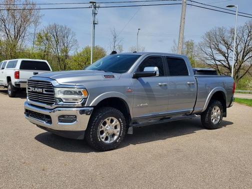 2020 RAM 2500 Laramie Crew Cab 4X4 6'4' Box