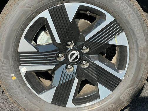 Canyon Bronze Metallic 2026 Nissan Kicks SV