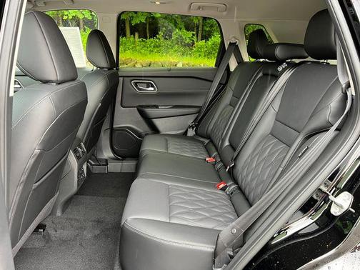 Super Black 2026 Nissan Rogue Platinum
