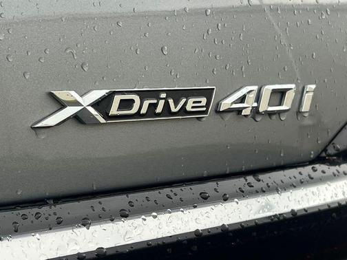 Gray Metallic 2025 BMW X7 xDrive40i