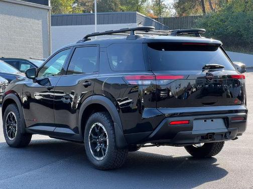 Super Black 2026 Nissan Pathfinder Rock Creek