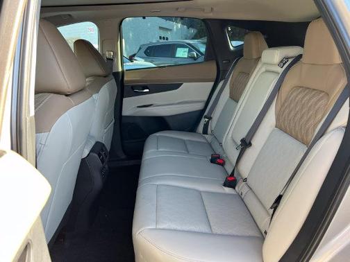 Champagne Silver Metallic 2027 Nissan Murano Platinum