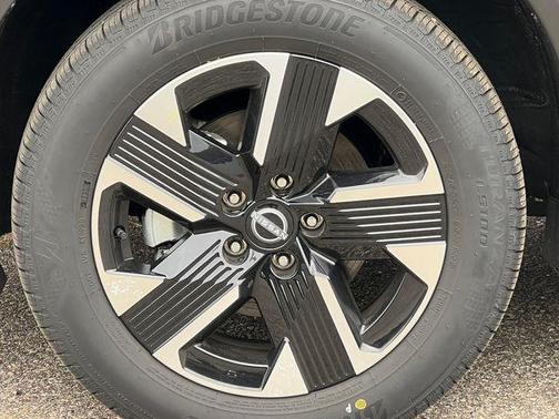 Super Black 2026 Nissan Kicks SV