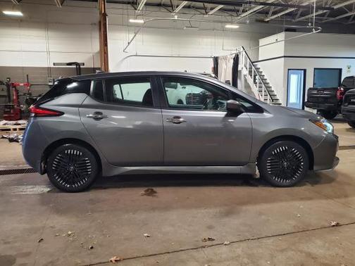 2023 Nissan Leaf SV PLUS 60 kWh