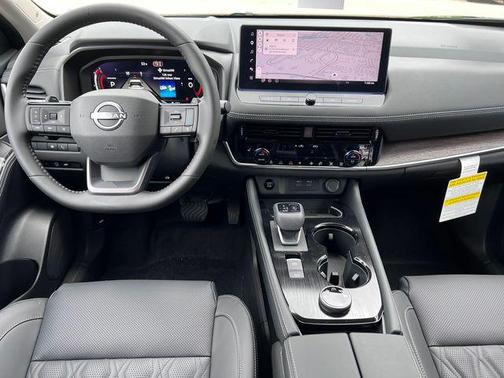 Obsidian Green 2026 Nissan Rogue Platinum