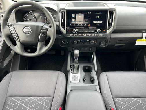 Super Black 2026 Nissan Frontier SV