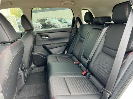 Everest White Pearl Tricoat 2026 Nissan Rogue Rock Creek