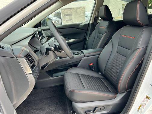 Everest White Pearl Tricoat 2026 Nissan Rogue Rock Creek