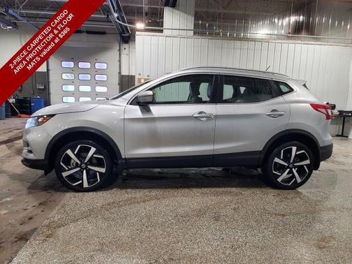 2022 Nissan Rogue Sport SL