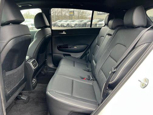 Snow White Pearl 2022 Kia Sportage SX Turbo