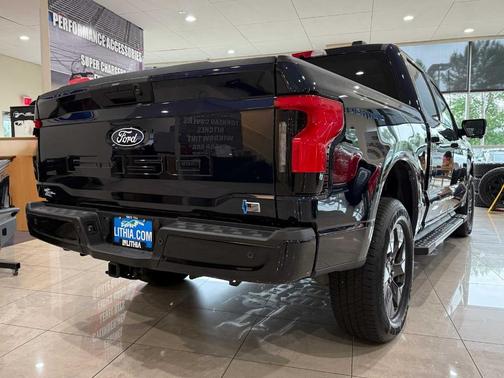 2025 Ford F-150 Lightning Flash