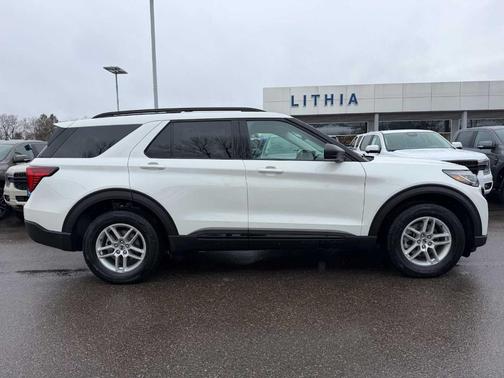 Star White 2026 Ford Explorer Active