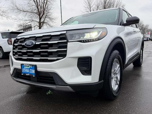 Star White 2026 Ford Explorer Active