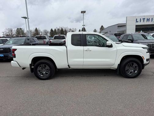 Glacier White 2025 Nissan Frontier SV