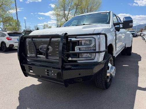 Star White 2024 Ford F-350 Lariat Super Duty