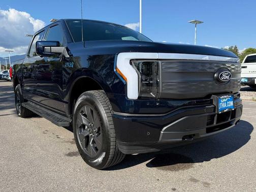 2025 Ford F-150 Lightning LARIAT