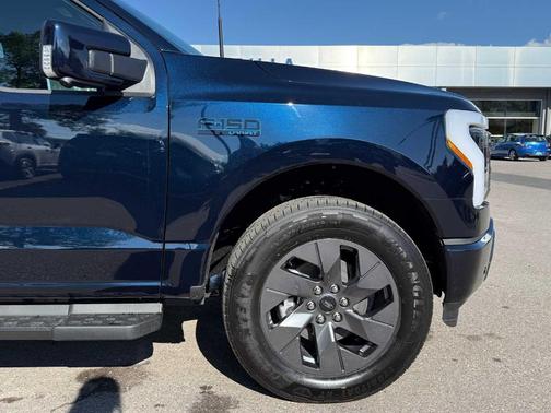 2025 Ford F-150 Lightning LARIAT