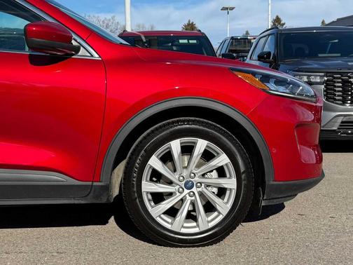 2022 Ford Escape Titanium Hybrid