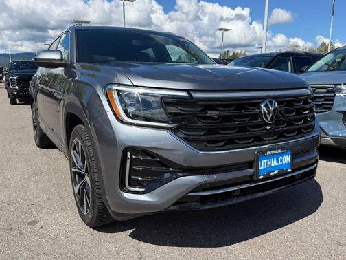 Platinum Gray Metallic 2024 Volkswagen Atlas Cross Sport 2.0T SEL Premium R-Line