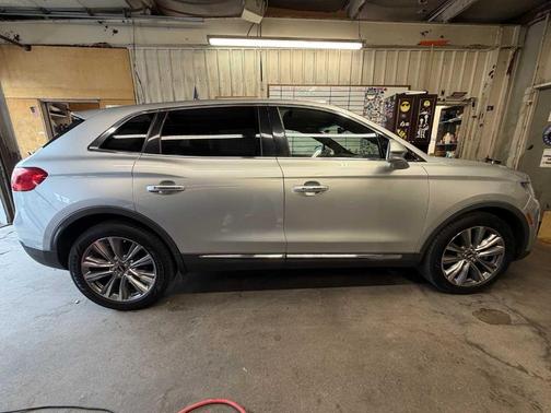 Ingot Silver Metallic 2016 Lincoln MKX Reserve