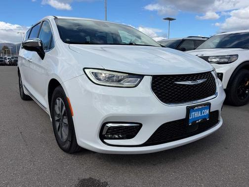 2023 Chrysler Pacifica Hybrid Limited