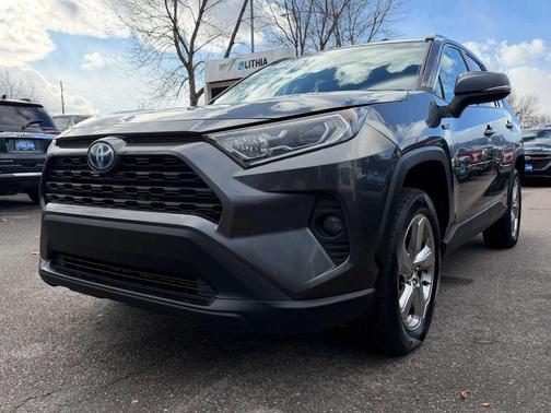 2021 Toyota RAV4 Hybrid XLE Premium