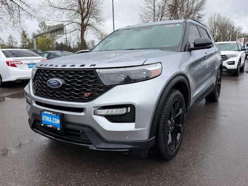 Iconic Silver Metallic 2023 Ford Explorer ST