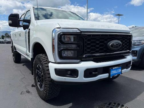 Star White 2026 Ford F-350 Lariat Super Duty