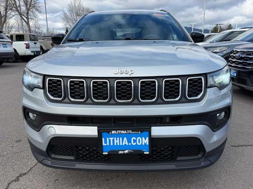 Silver Zynith 2024 Jeep Compass Latitude