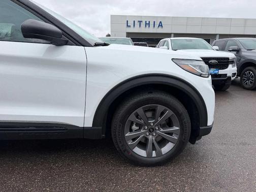 Oxford White 2026 Ford Explorer Active