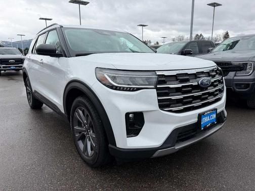 Oxford White 2026 Ford Explorer Active