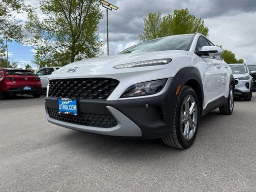 2022 Hyundai KONA SEL