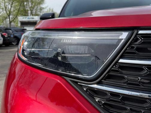 Rapid Red Metallic Tinted Clearcoat 2024 Ford Explorer XLT