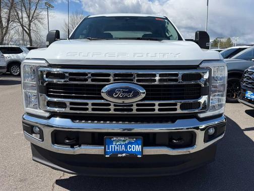 Oxford White 2025 Ford F-350 XLT