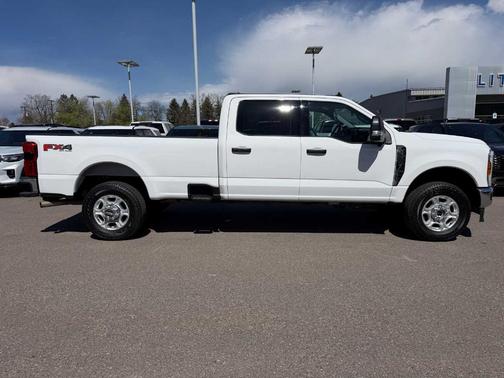 Oxford White 2025 Ford F-350 XLT