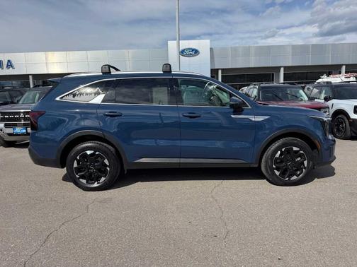 2024 Kia Sorento S