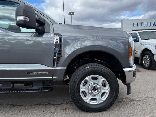 2026 Ford F-350 XLT