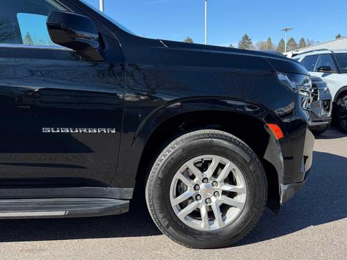 2024 Chevrolet Suburban LT