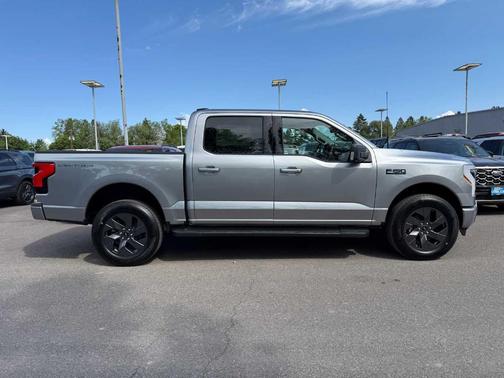 2025 Ford F-150 Lightning Flash