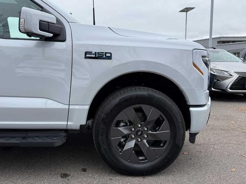 2025 Ford F-150 Lightning LARIAT